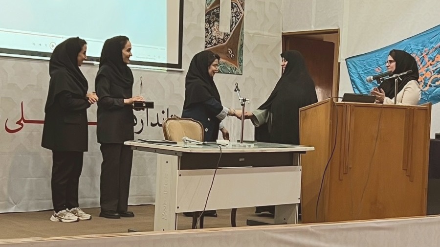 تجلیل از مدیر کنترل کیفیت واحد تولیدی آصف به عنوان پیشکسوت برتر مدیران فنی